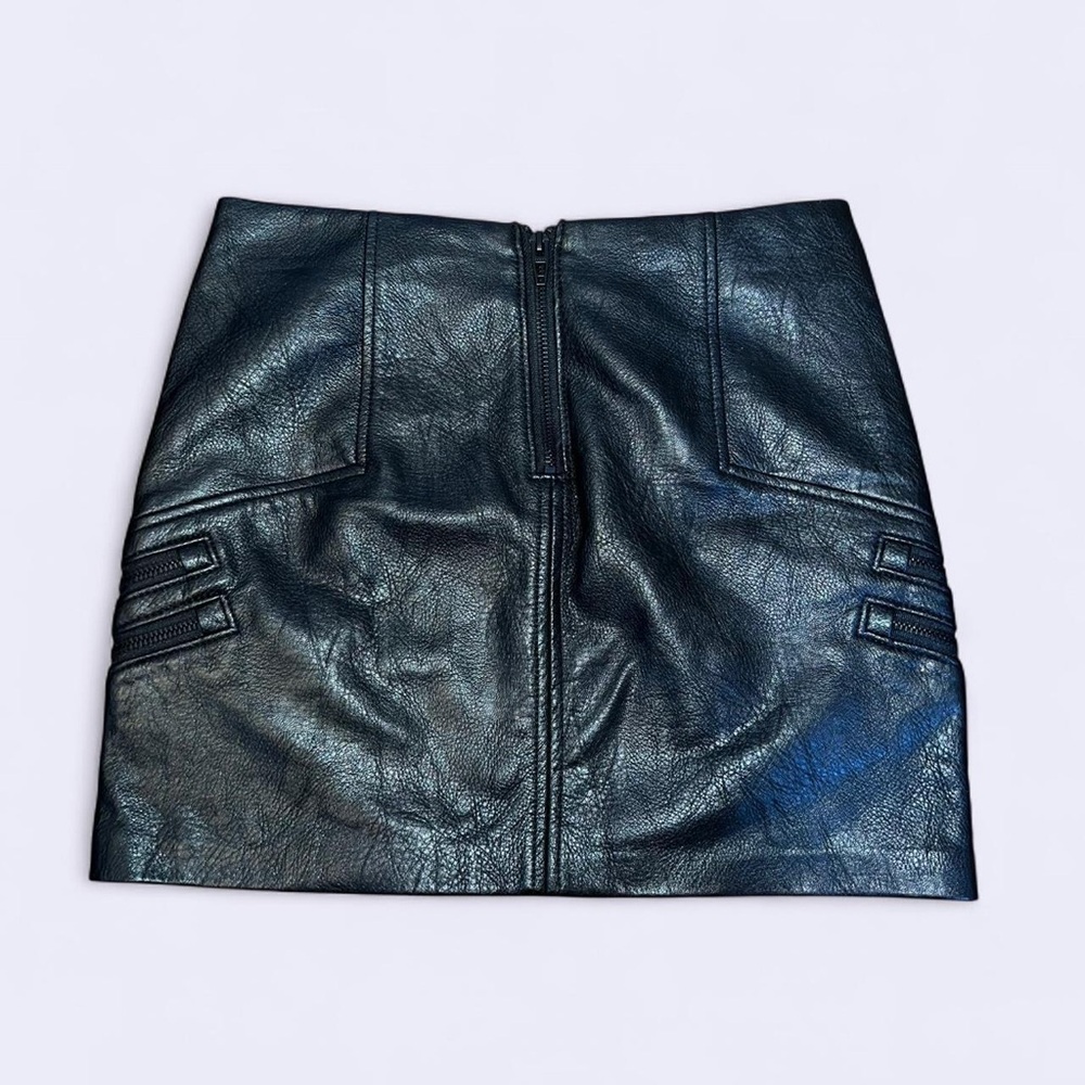BlankNYC Black Faux Leather Moto Mini Skirt Zip Detail Y2K Size 25 - Picture 4 of 9